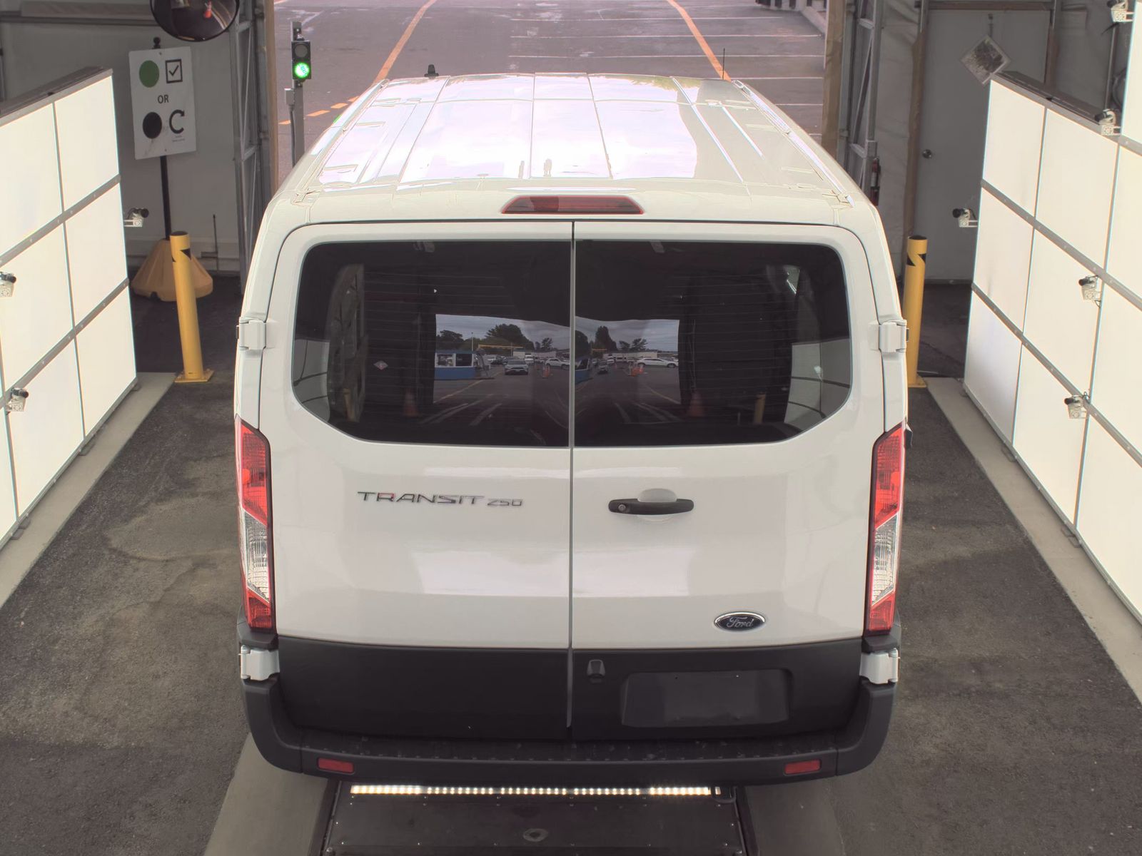 FORD TRANSIT 250 - 7