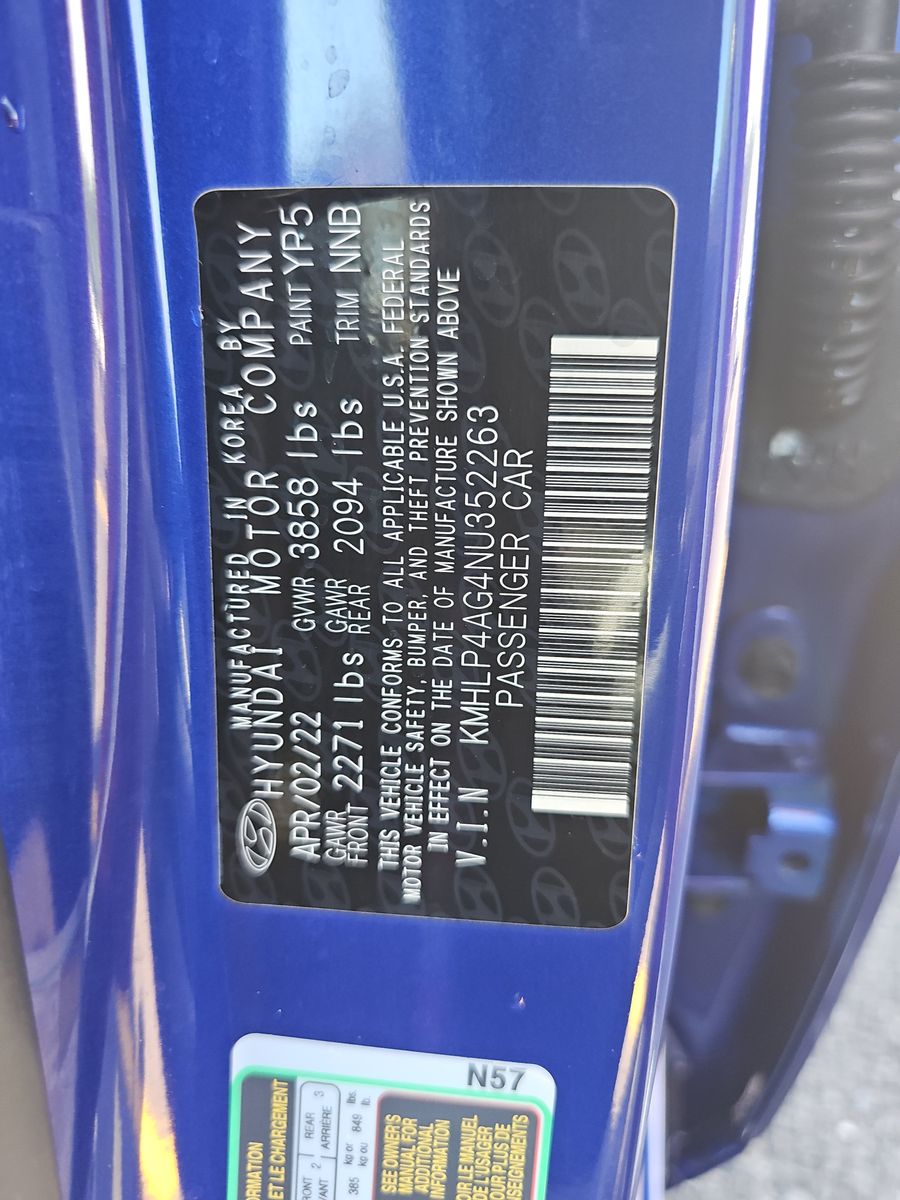 2022 Hyundai Elantra Limited FWD