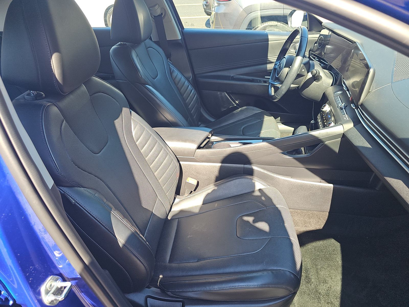 2022 Hyundai Elantra Limited FWD