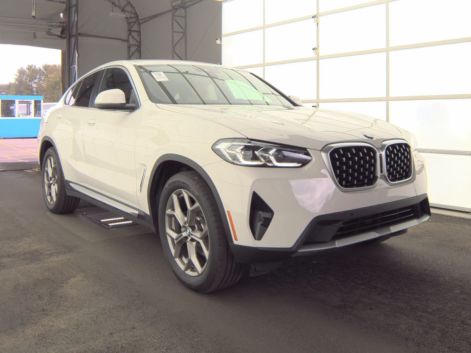 2025 BMW X4 xDrive30i AWD