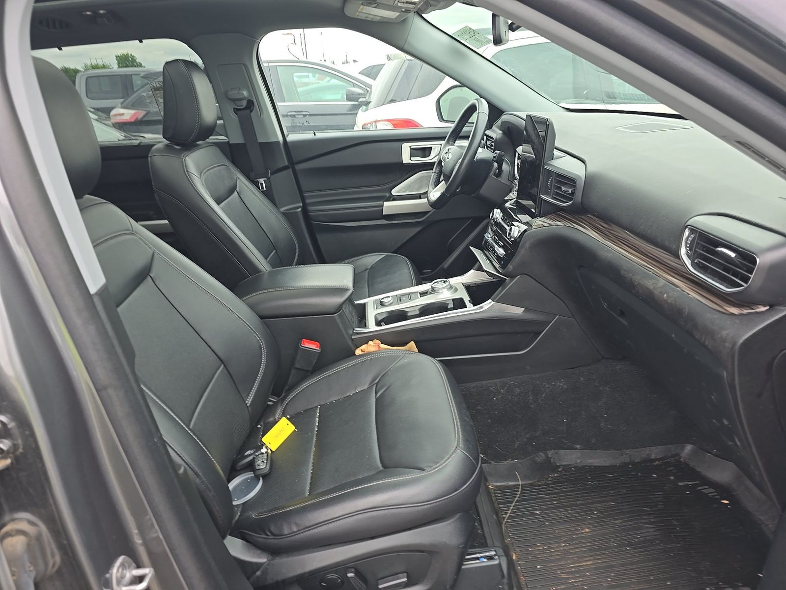 FORD EXPLORER - 9