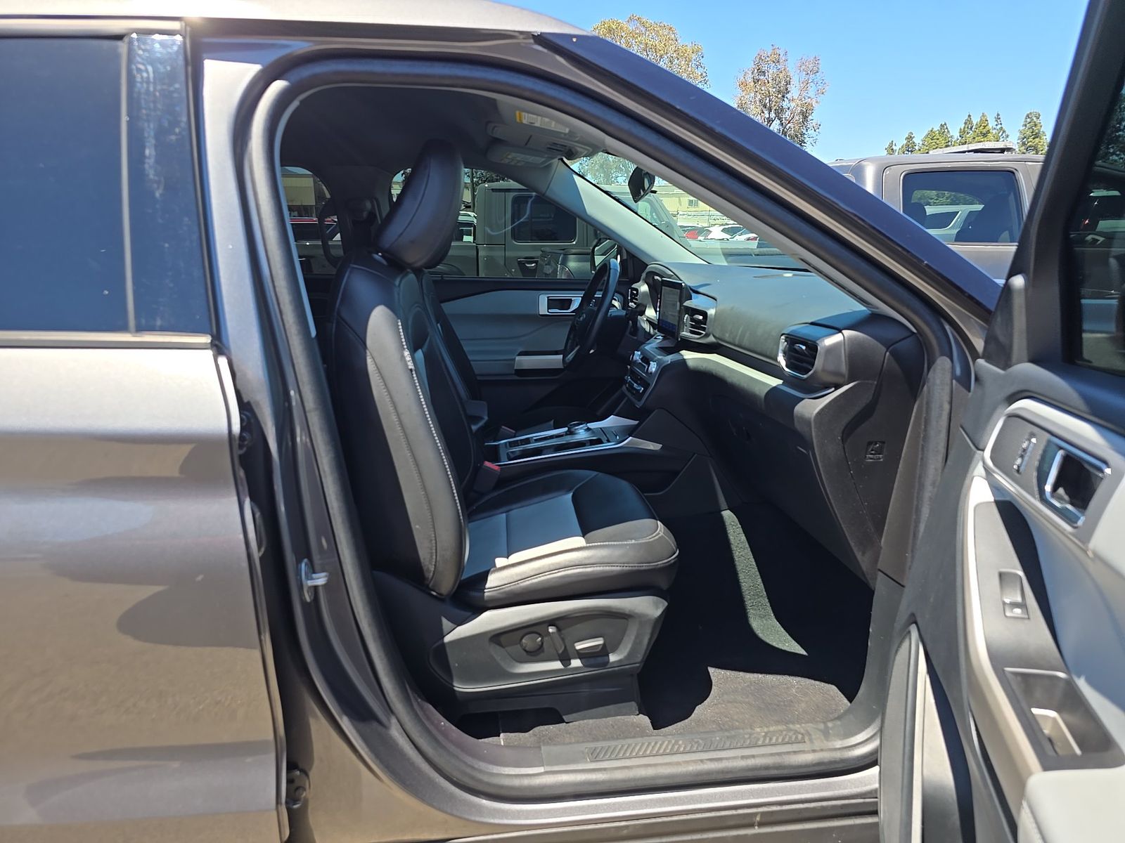 FORD EXPLORER - 9