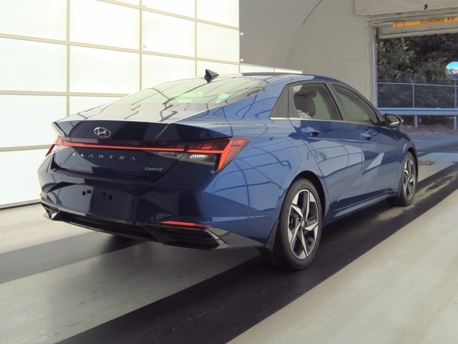 2022 Hyundai Elantra Limited FWD