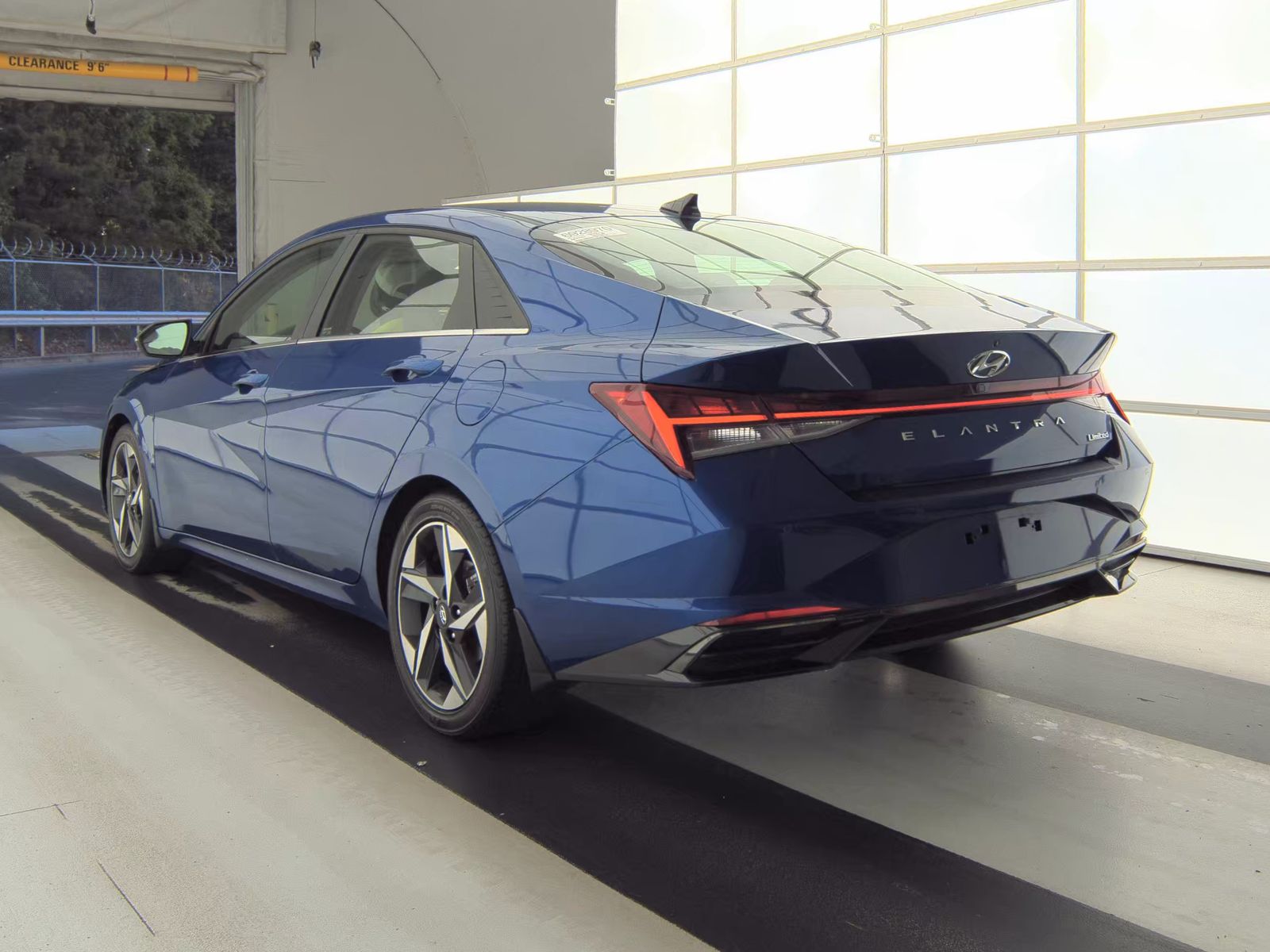2022 Hyundai Elantra Limited FWD