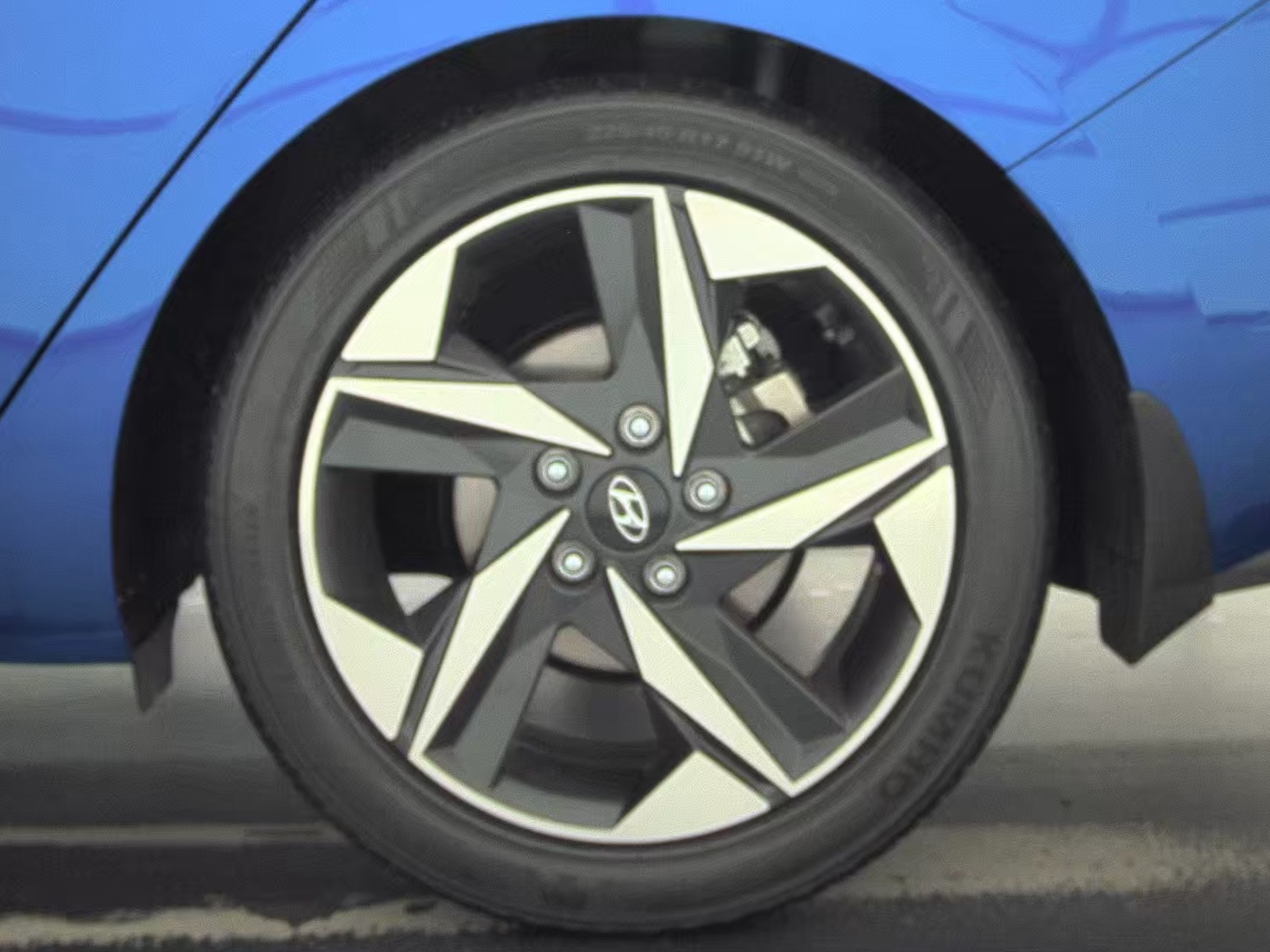 2022 Hyundai Elantra Limited FWD