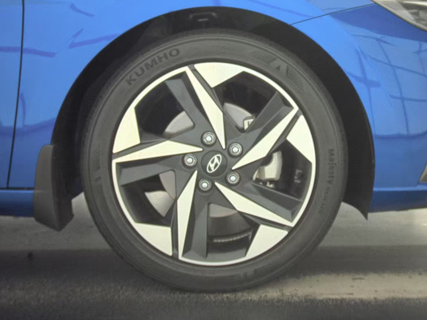 2022 Hyundai Elantra Limited FWD