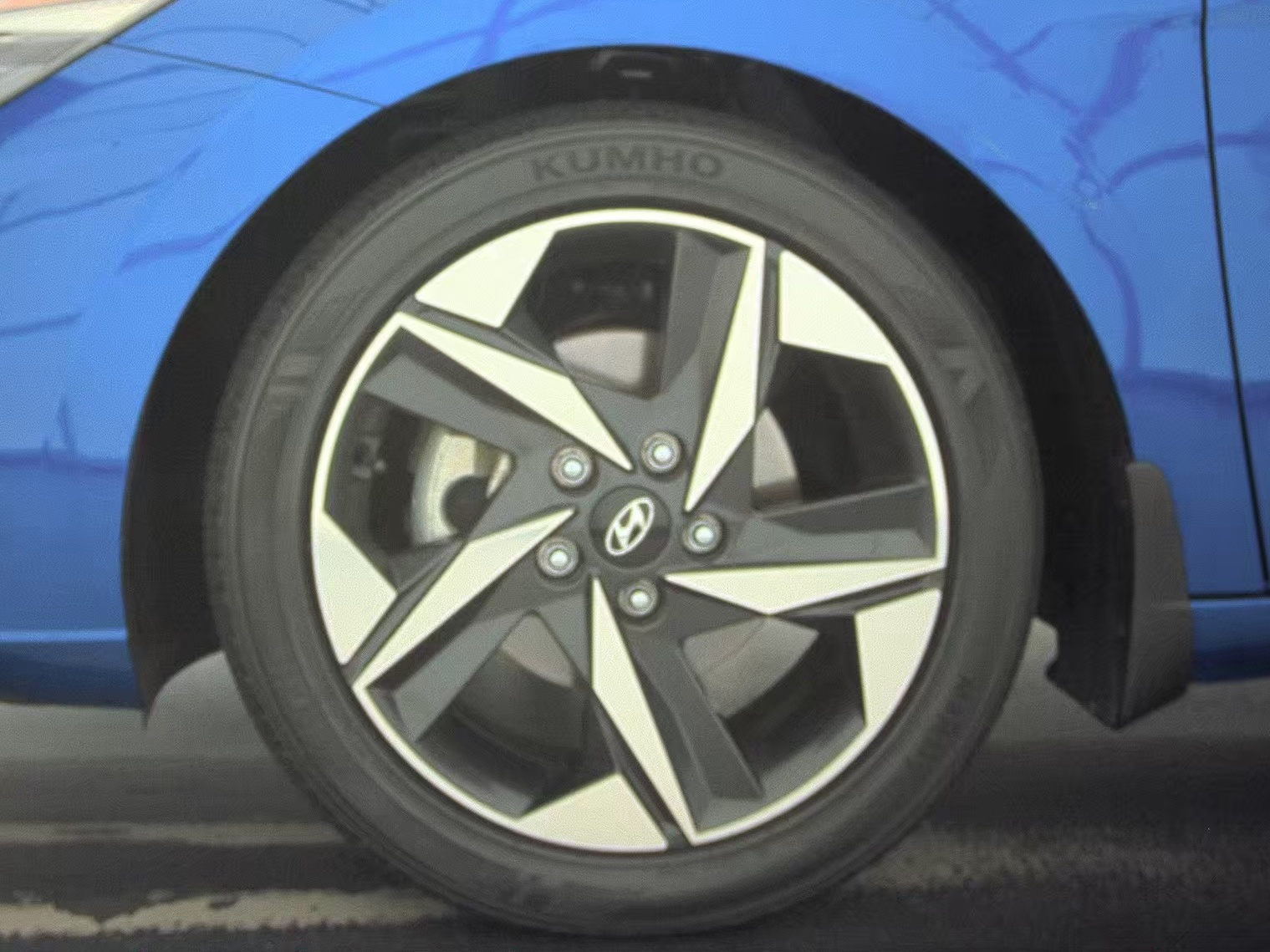 2022 Hyundai Elantra Limited FWD