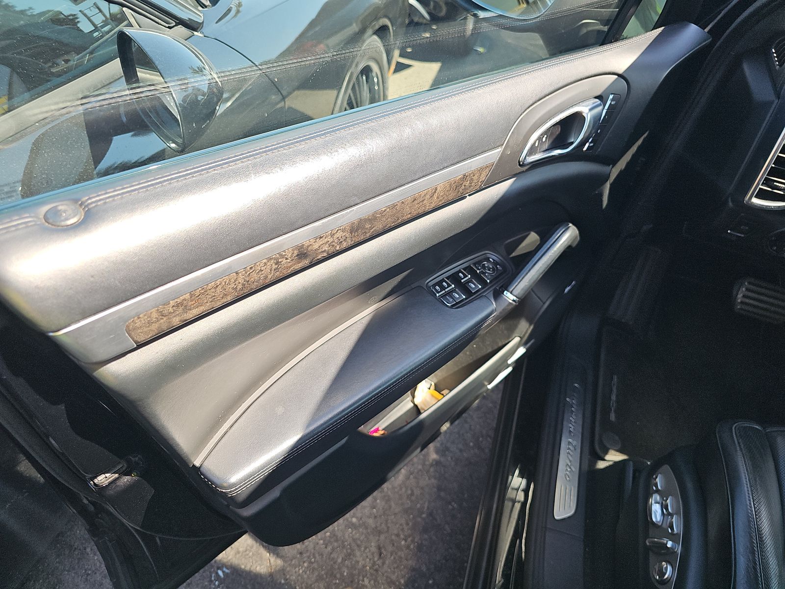 PORSCHE CAYENNE - 10