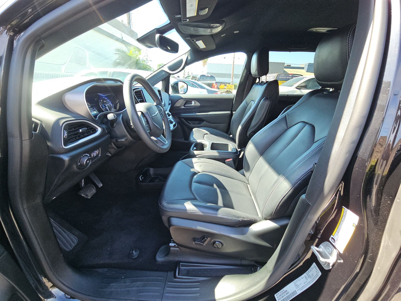 2025 Chrysler Pacifica Select FWD