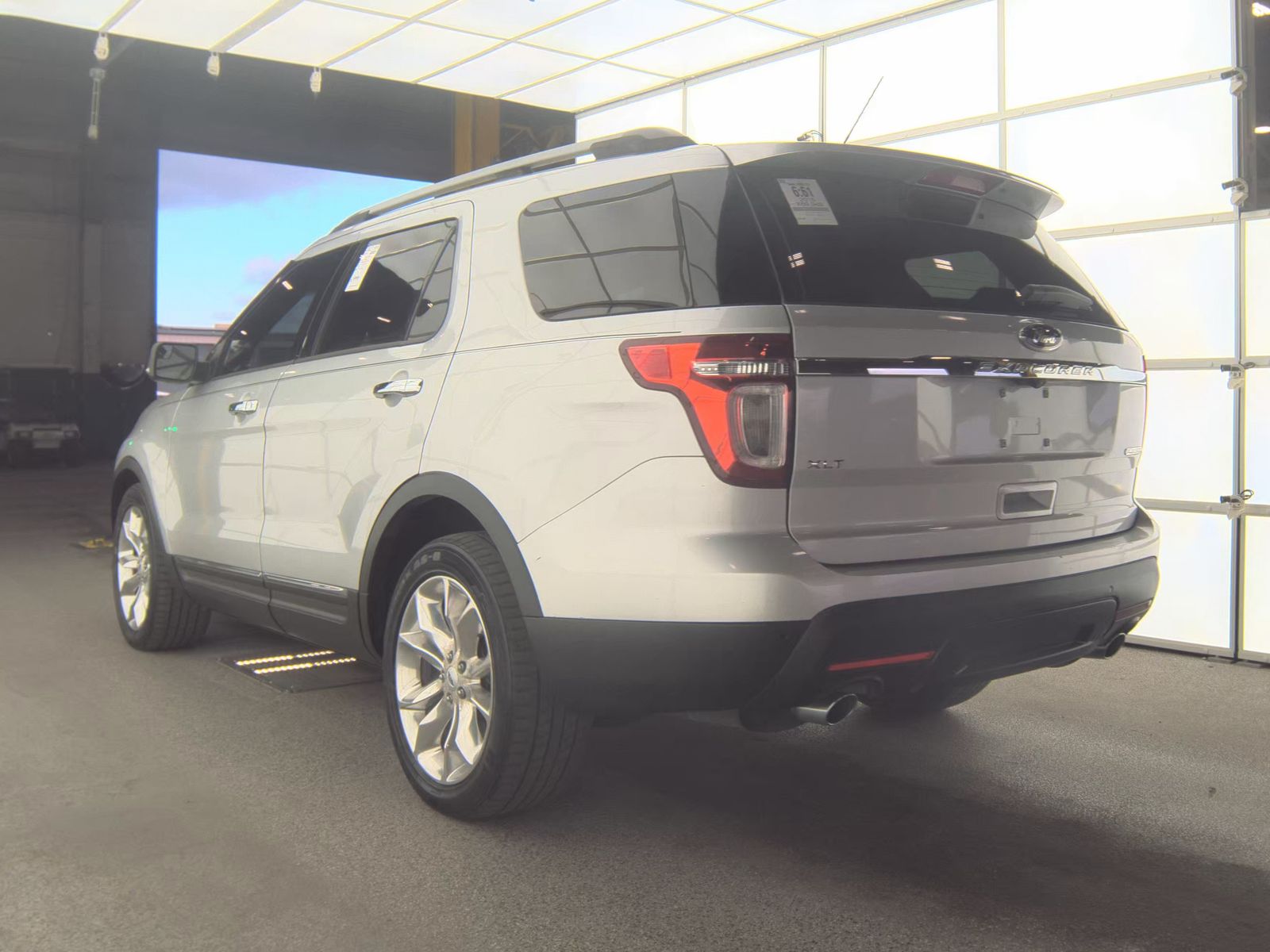 FORD EXPLORER - 9