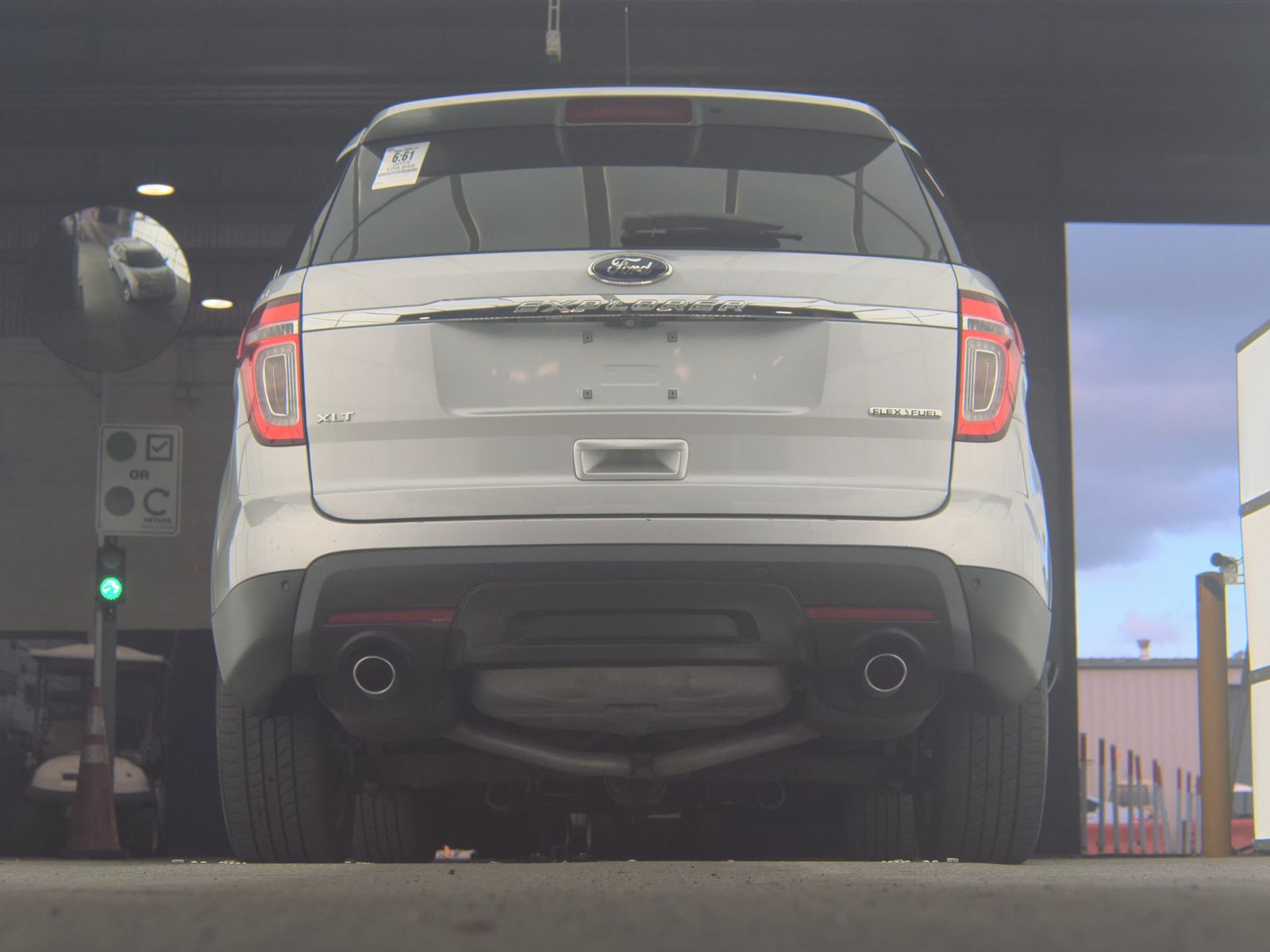 FORD EXPLORER - 8