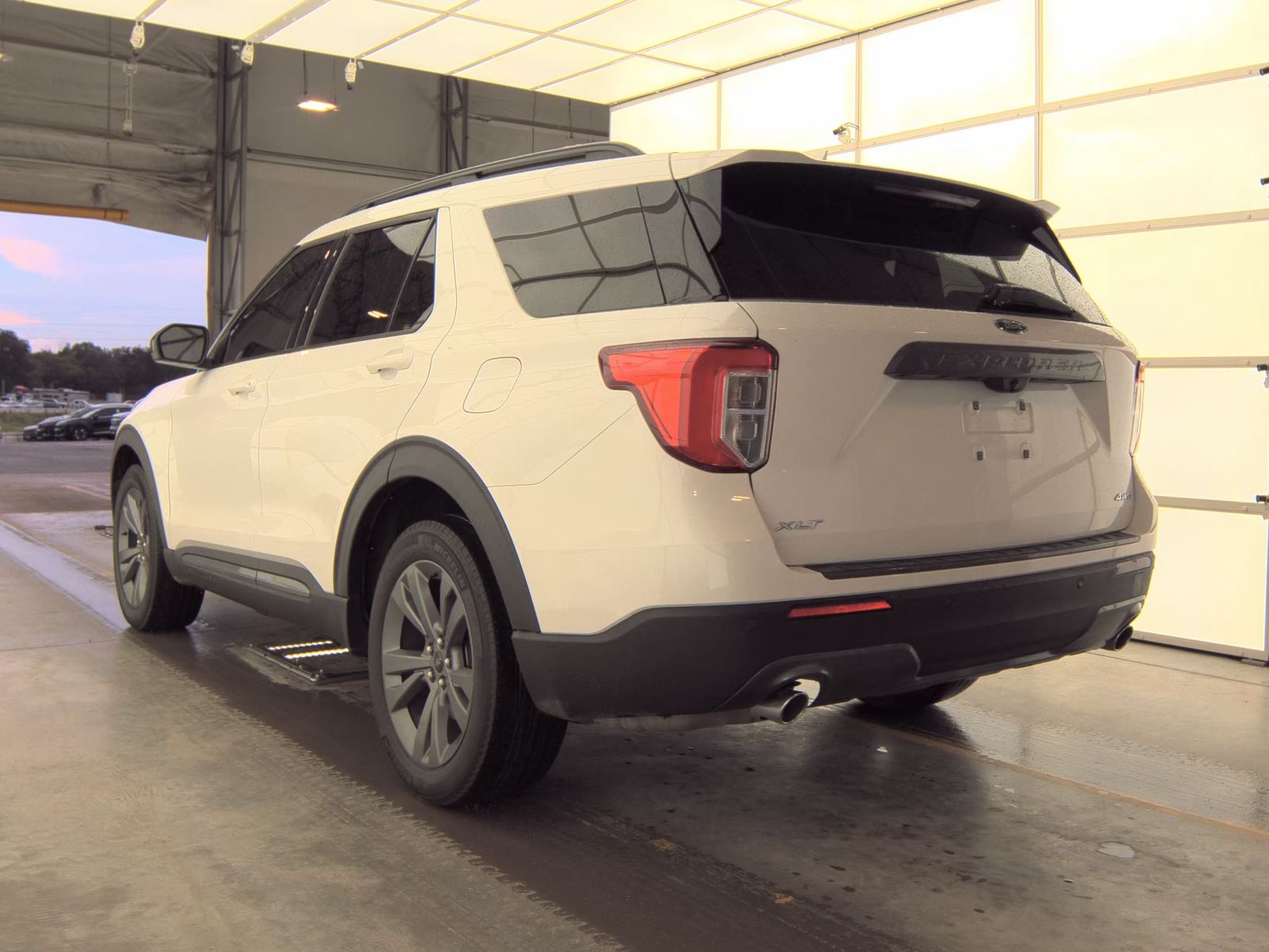 FORD EXPLORER - 9