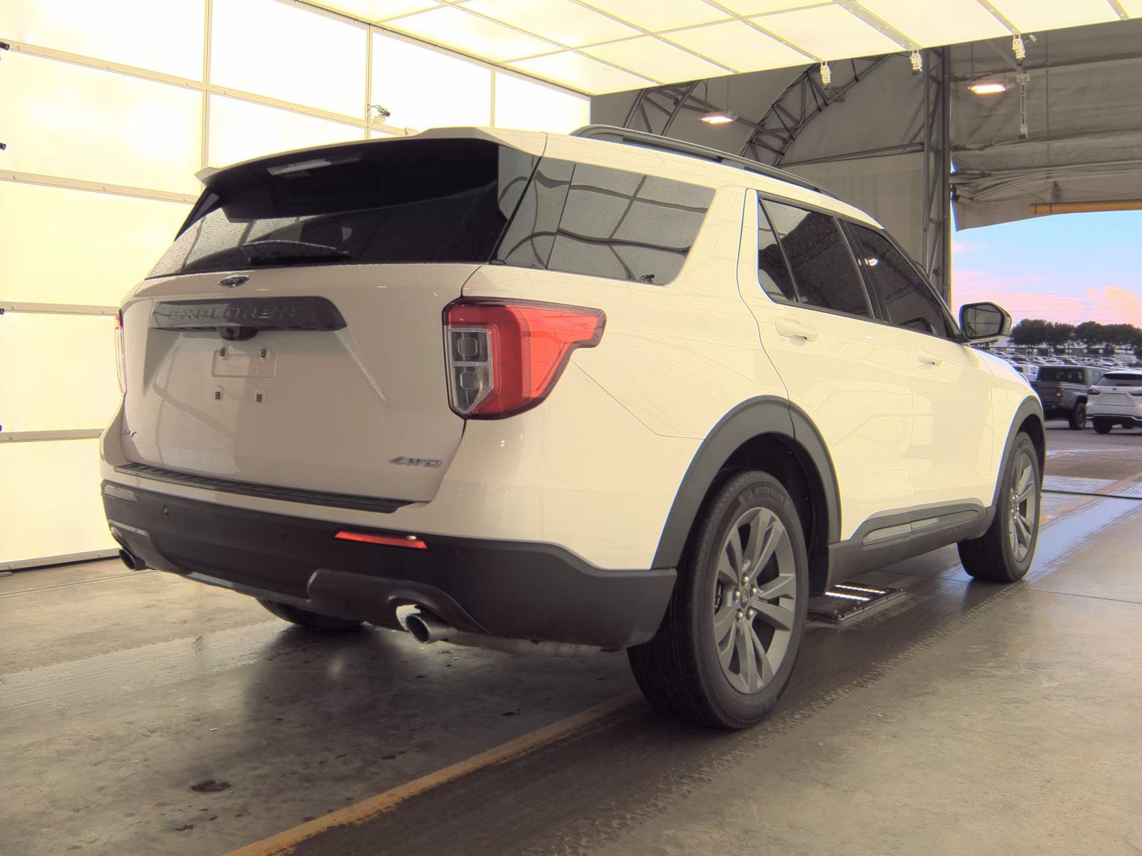 FORD EXPLORER - 6
