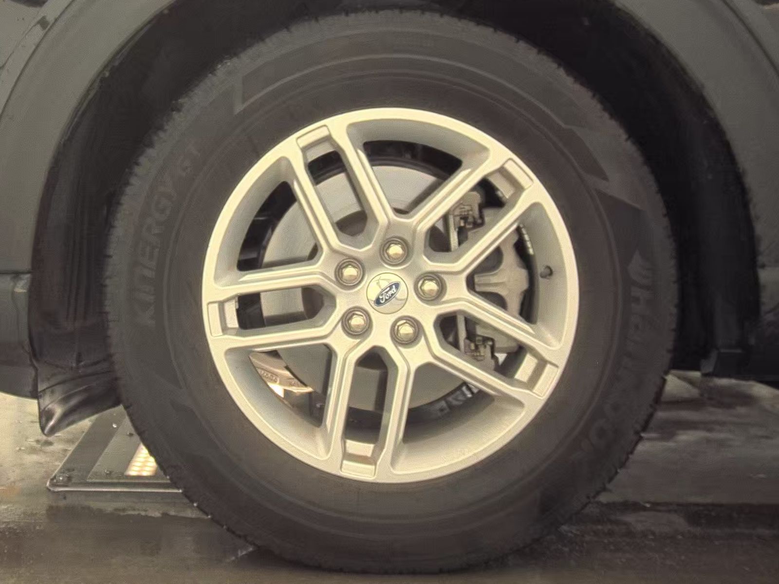 FORD EXPLORER - 10
