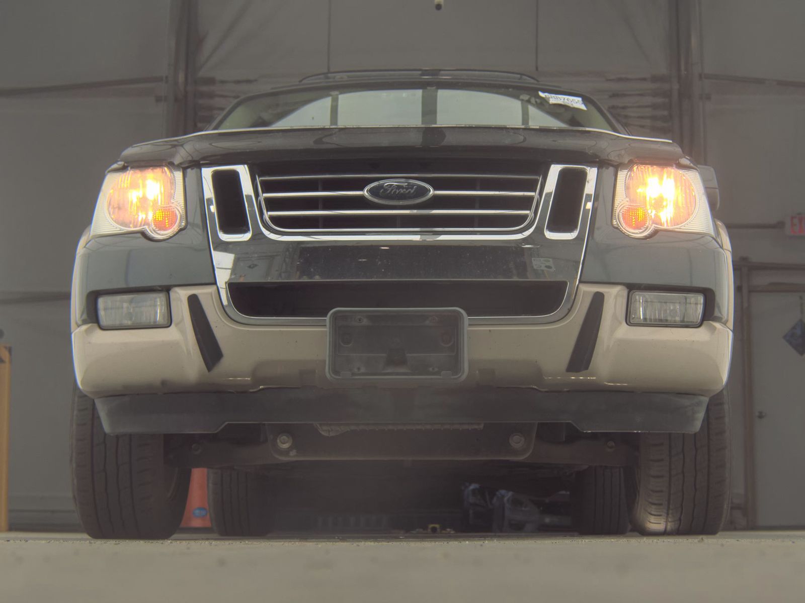 FORD EXPLORER - 4