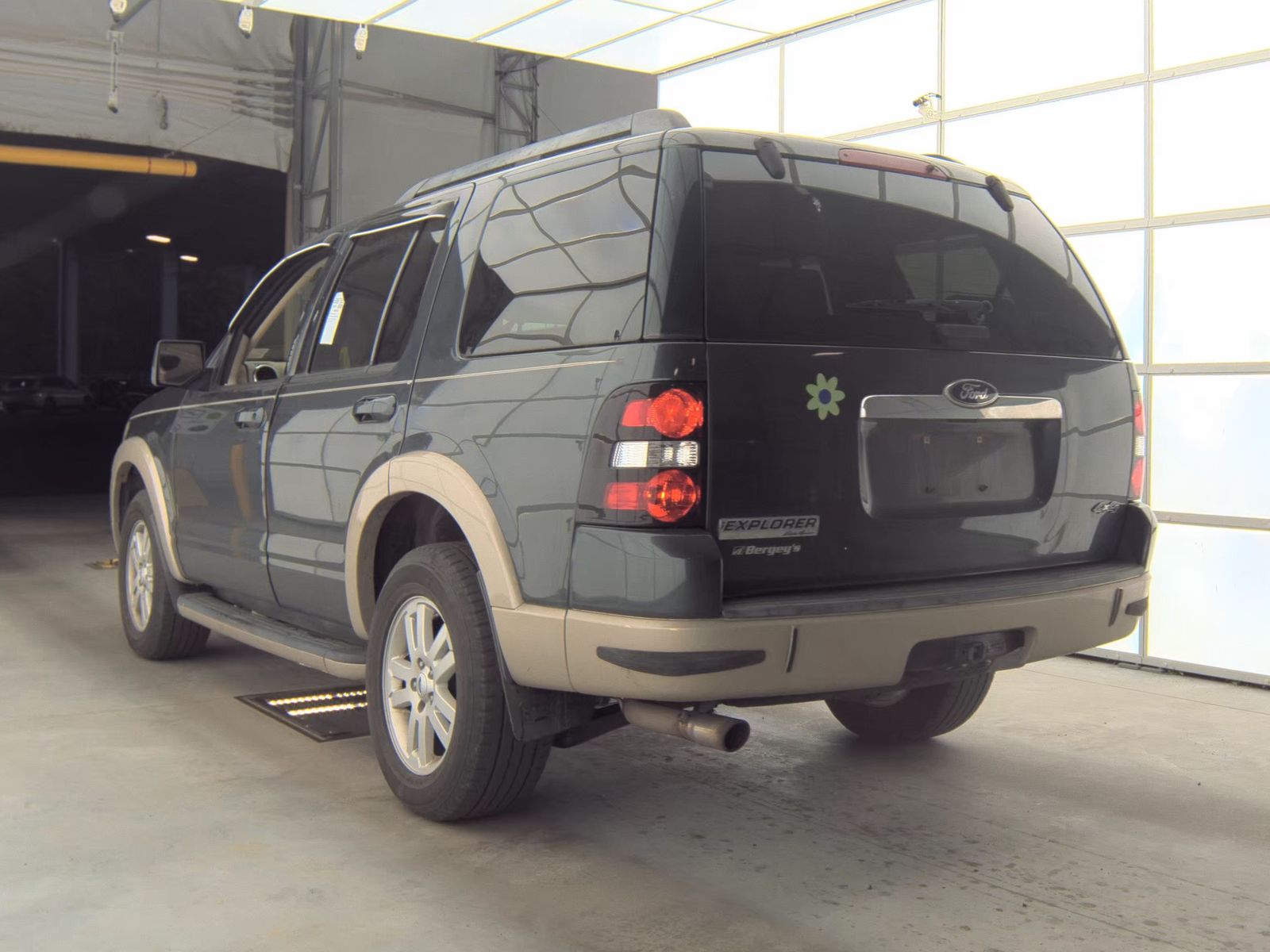 FORD EXPLORER - 9