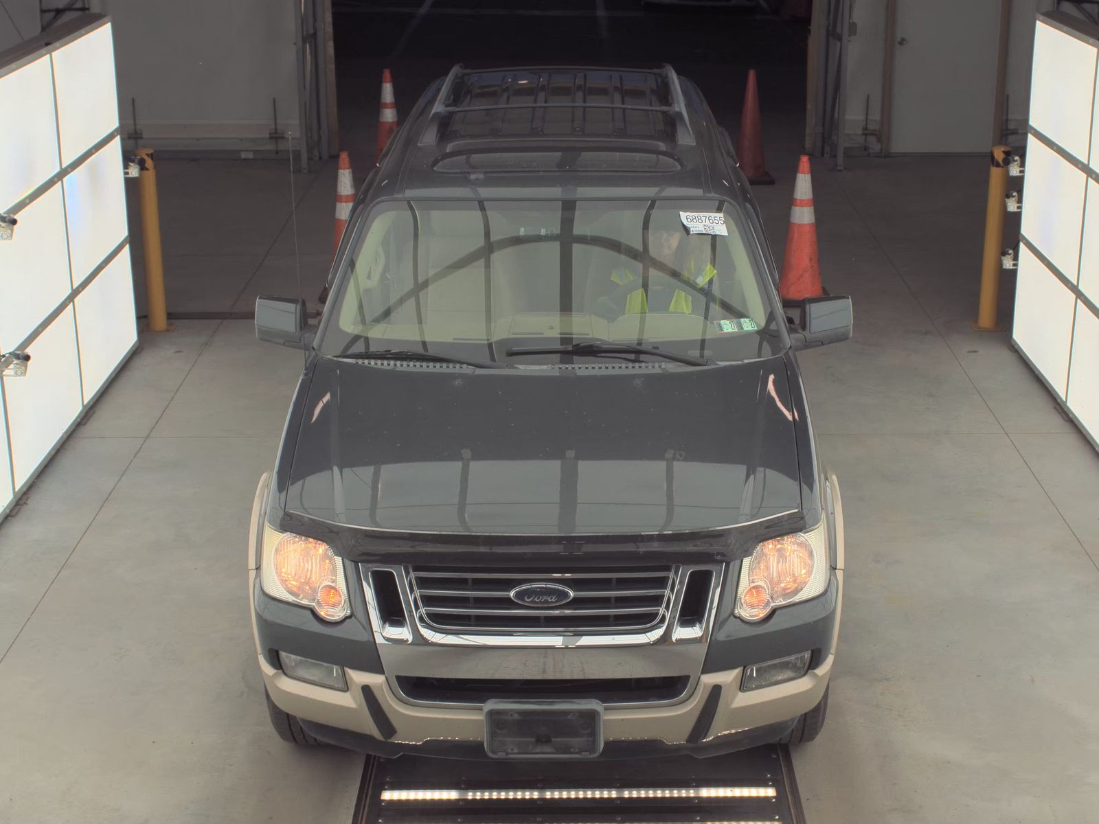 FORD EXPLORER - 3