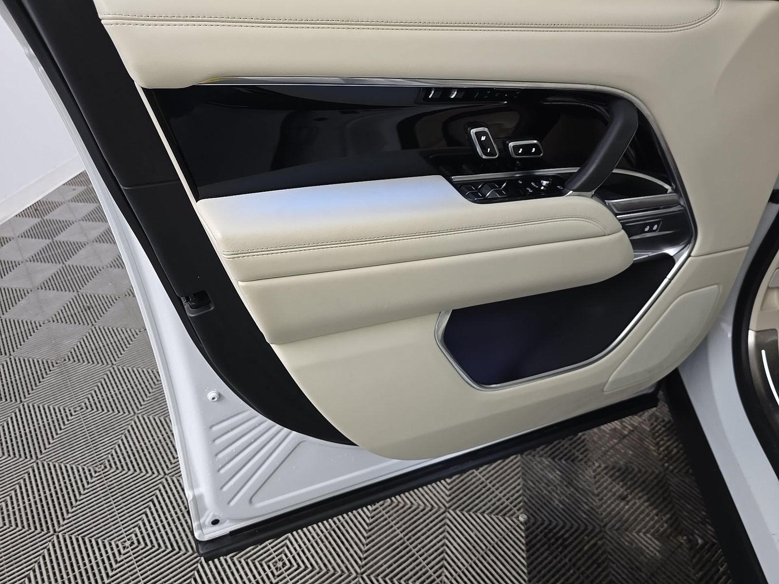 LAND ROVER RANGE ROVER - 10