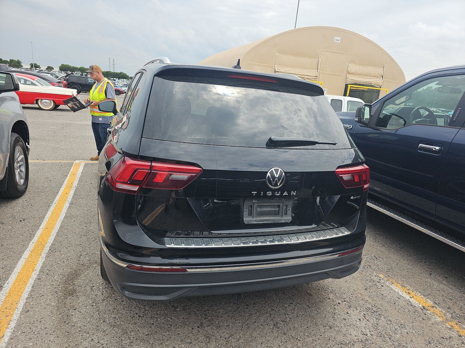 2024 Volkswagen Tiguan 2.0T Wolfsburg Edition AWD