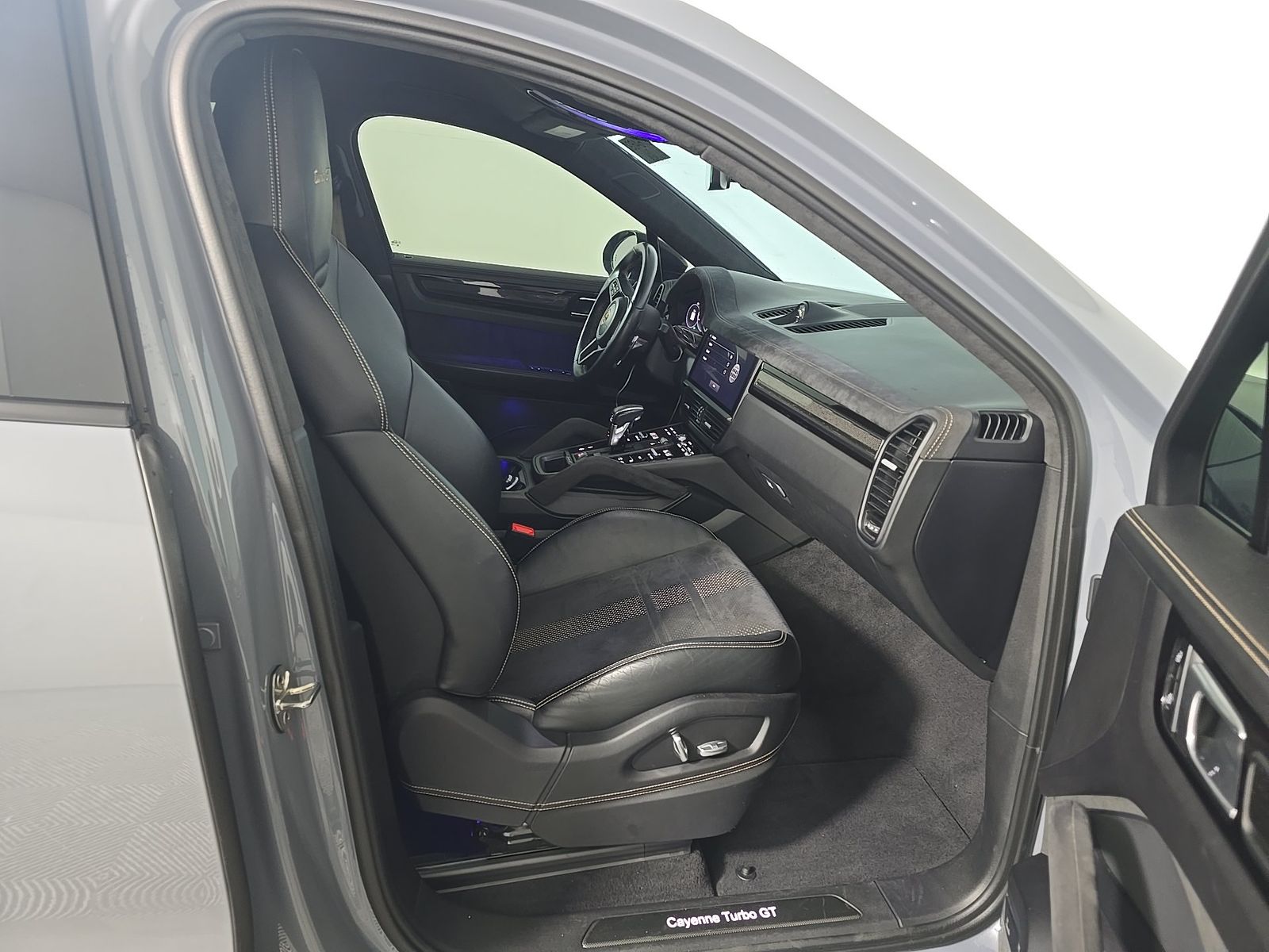 PORSCHE CAYENNE - 9