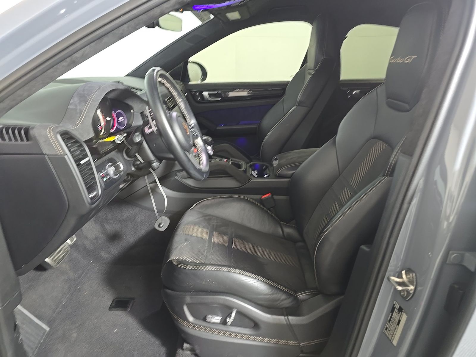 PORSCHE CAYENNE - 8