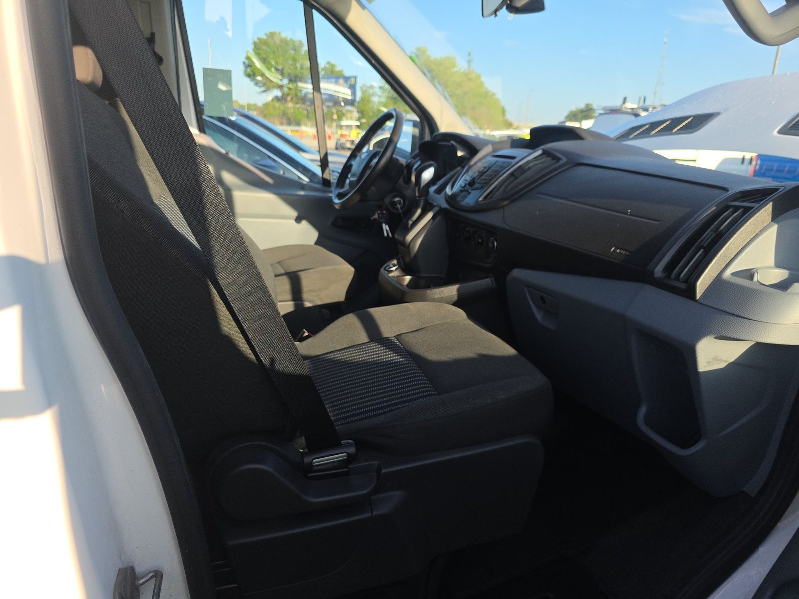 FORD TRANSIT 150 - 9