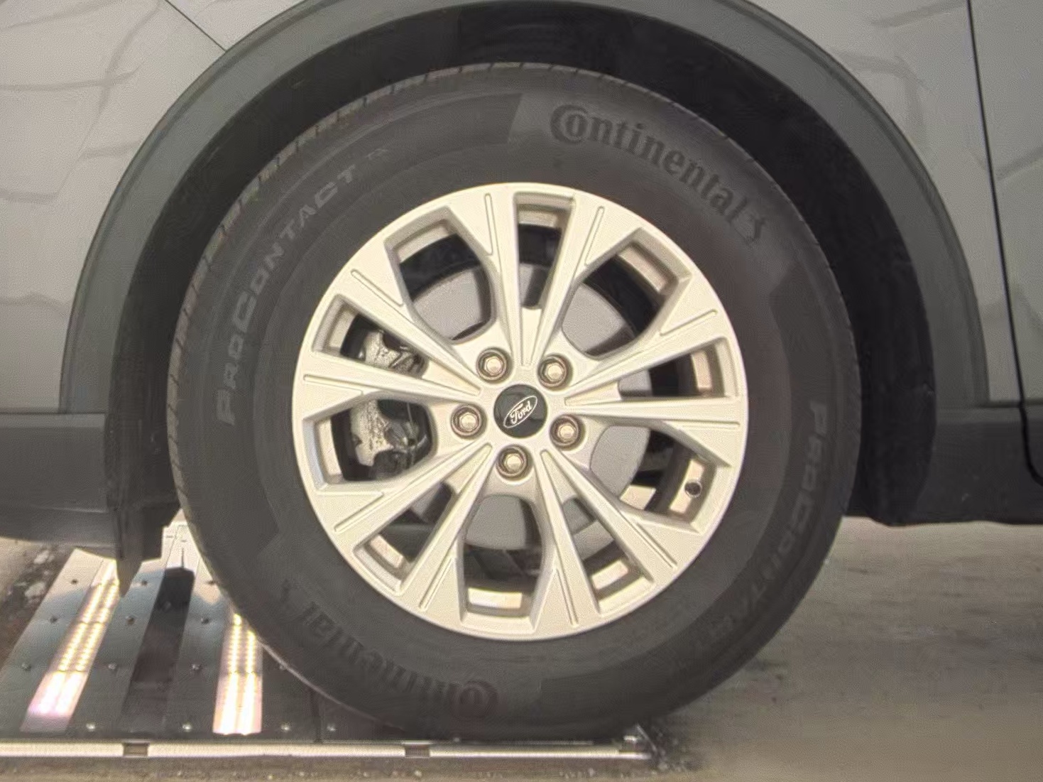 FORD ESCAPE - 10