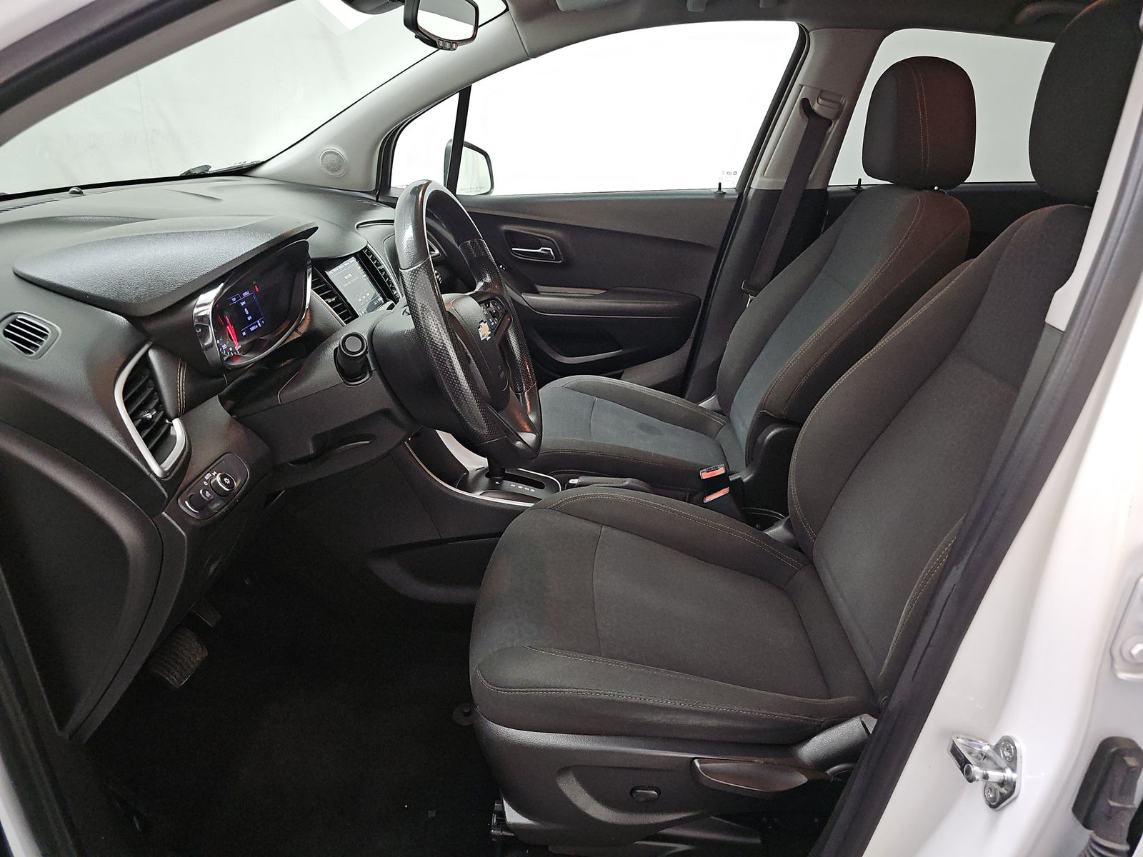CHEVROLET TRAX - 8