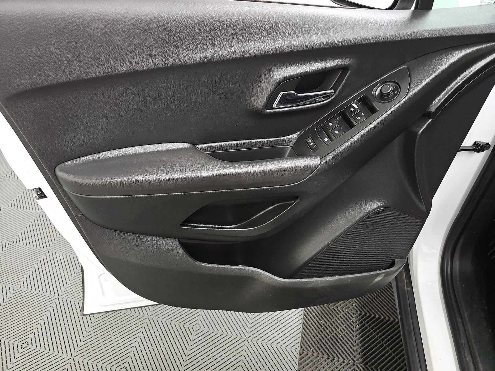 CHEVROLET TRAX - 10