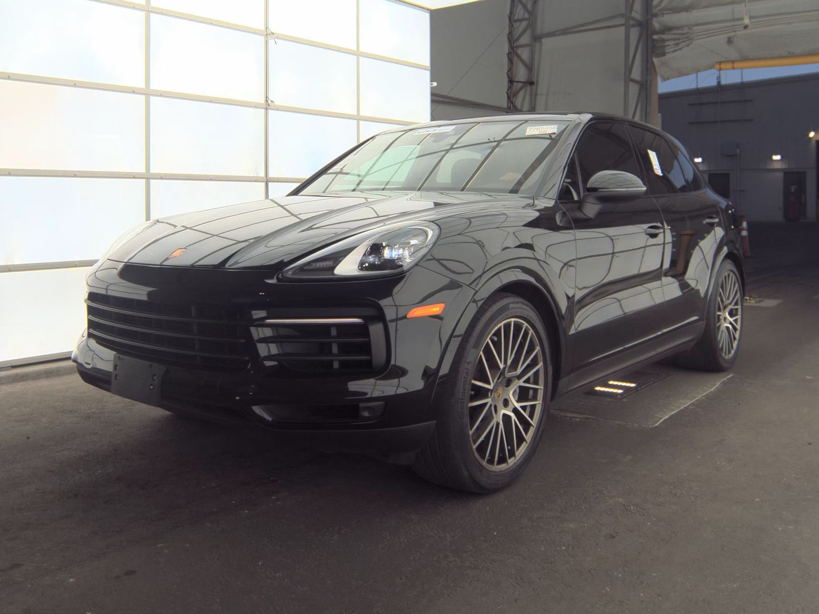 PORSCHE CAYENNE - 1