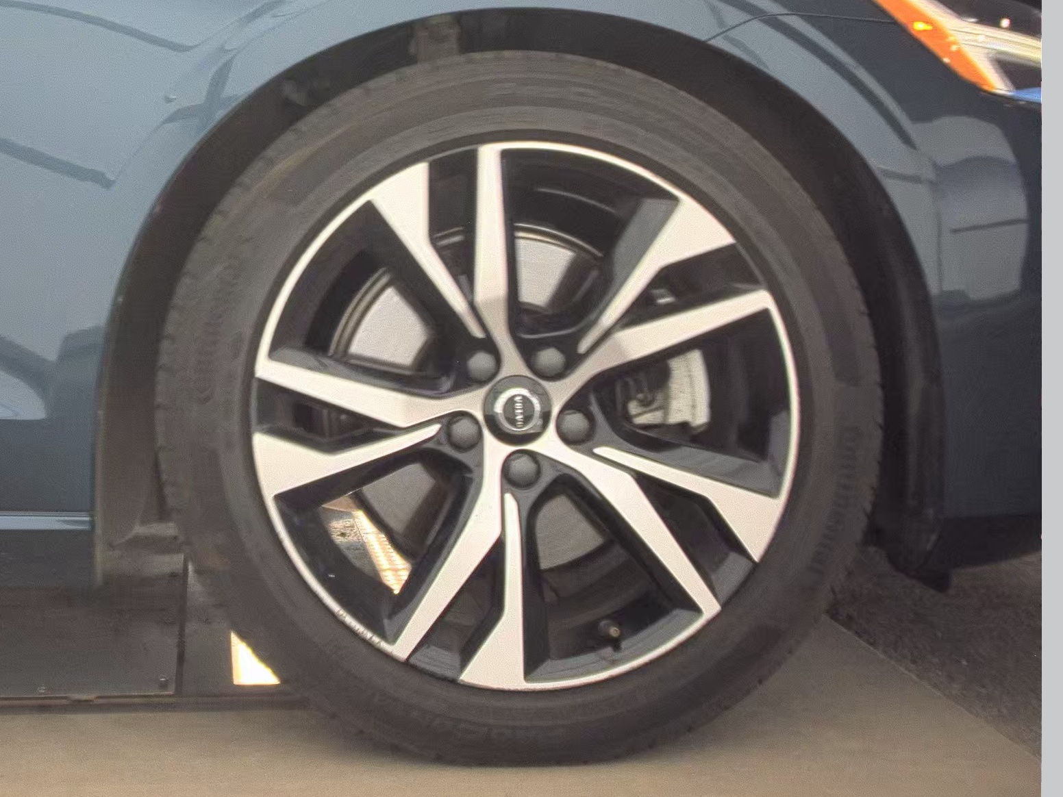 2024 Volvo S60 B5 Core FWD