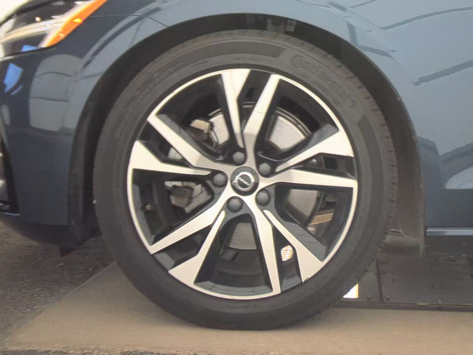 2024 Volvo S60 B5 Core FWD