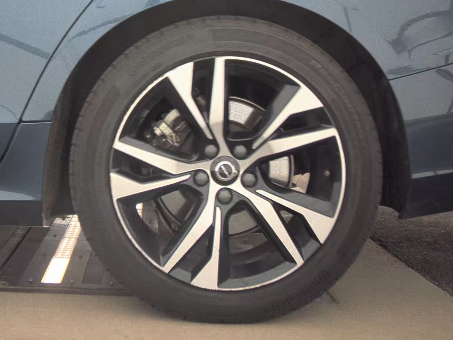 2024 Volvo S60 B5 Core FWD