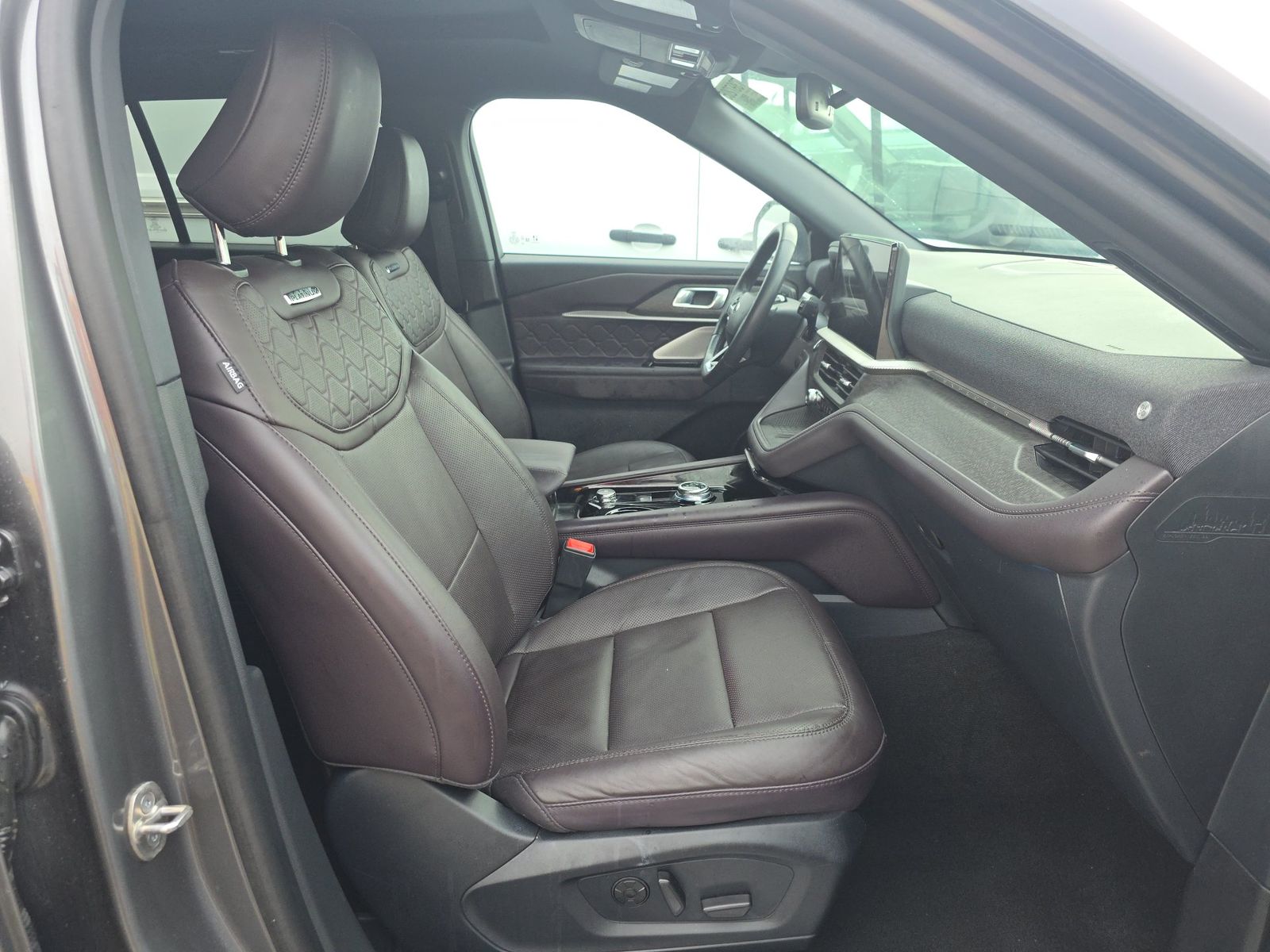 2025 Ford Explorer Platinum AWD