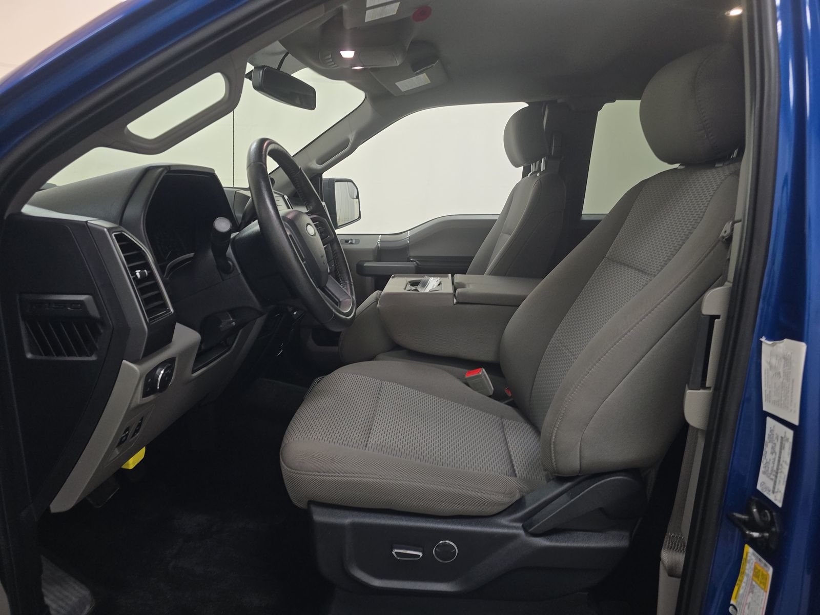 FORD F-150 - 8