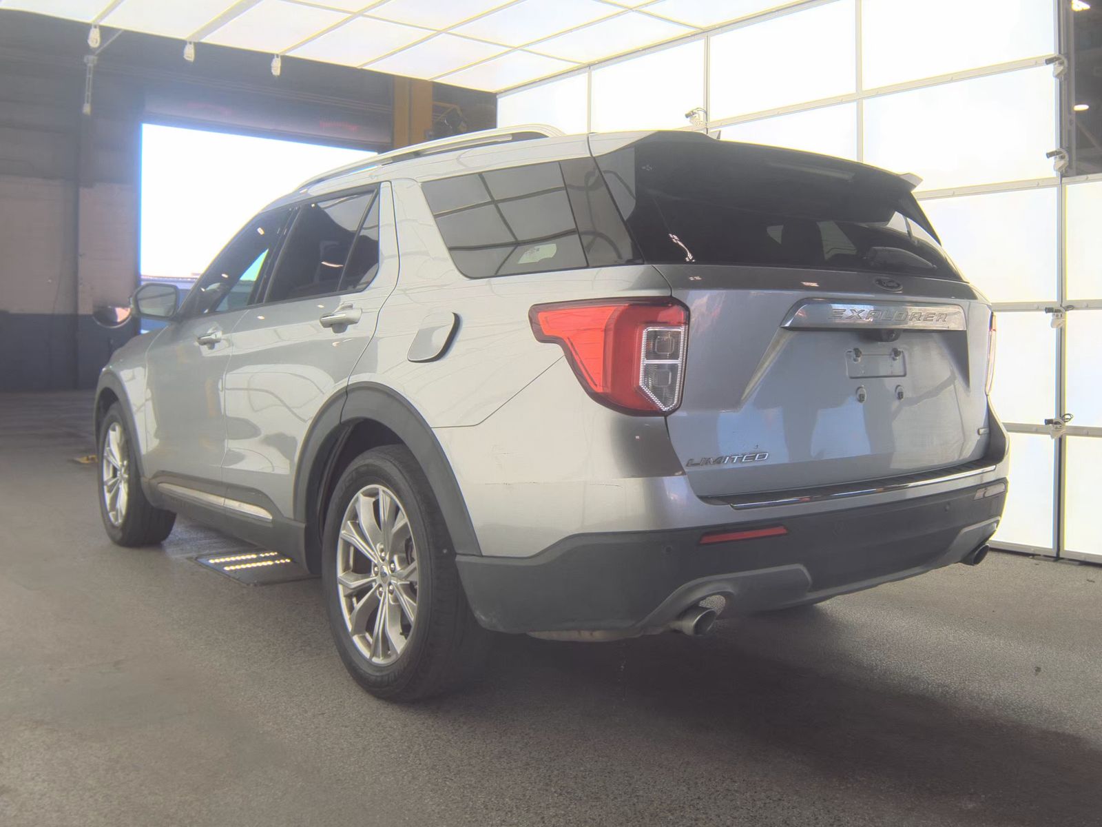 FORD EXPLORER - 9