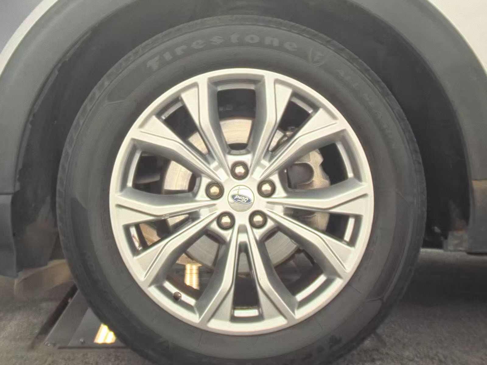 FORD EXPLORER - 10