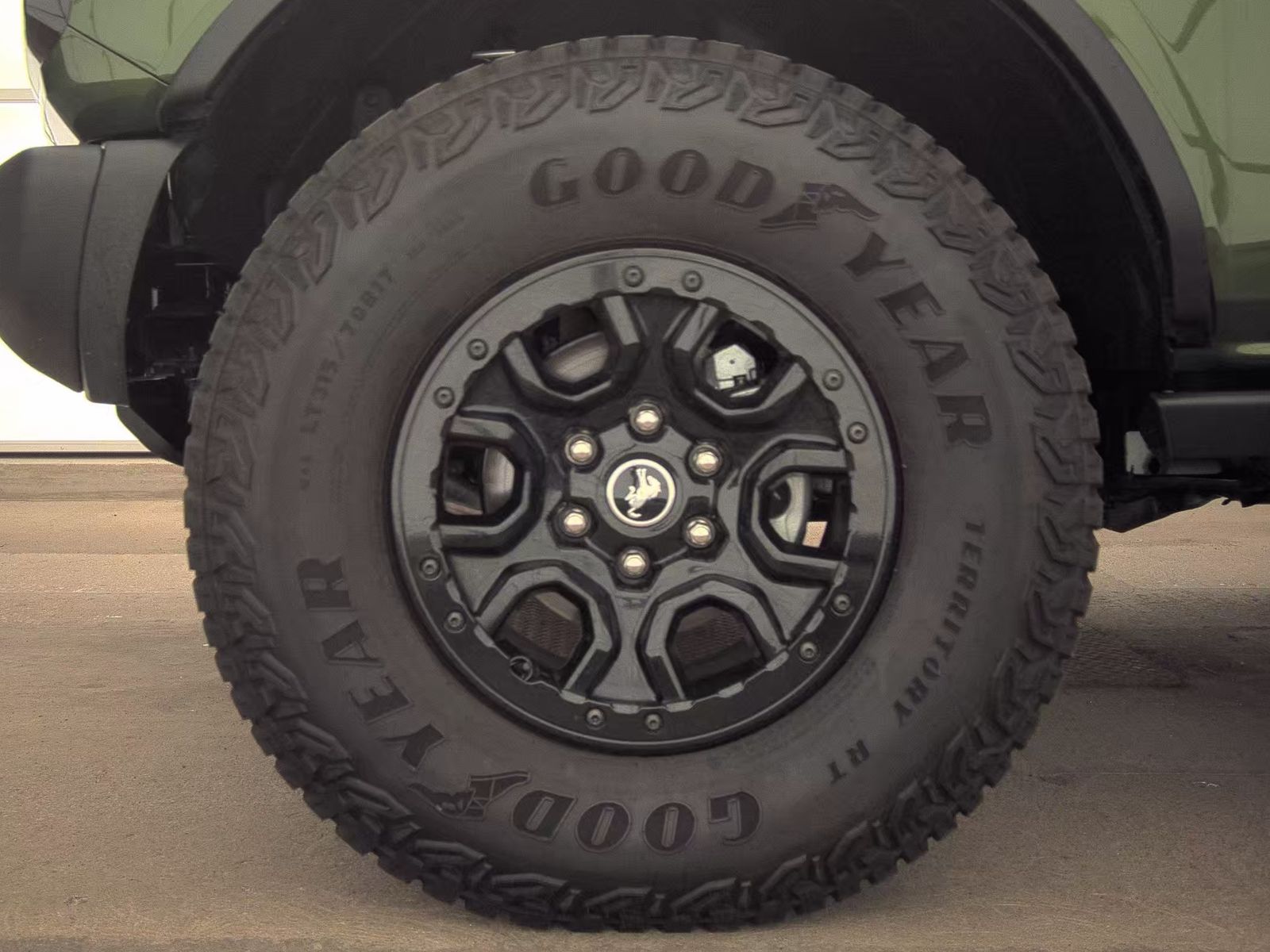 FORD BRONCO - 10