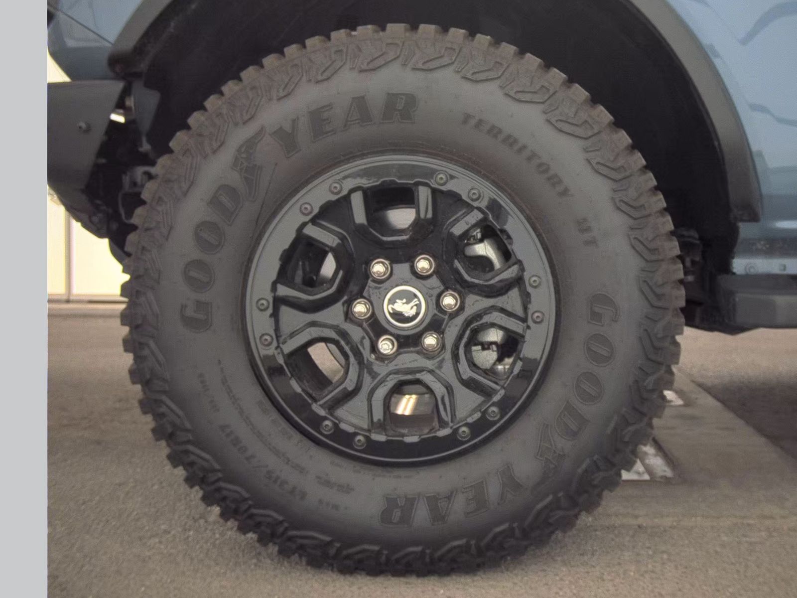 FORD BRONCO - 10