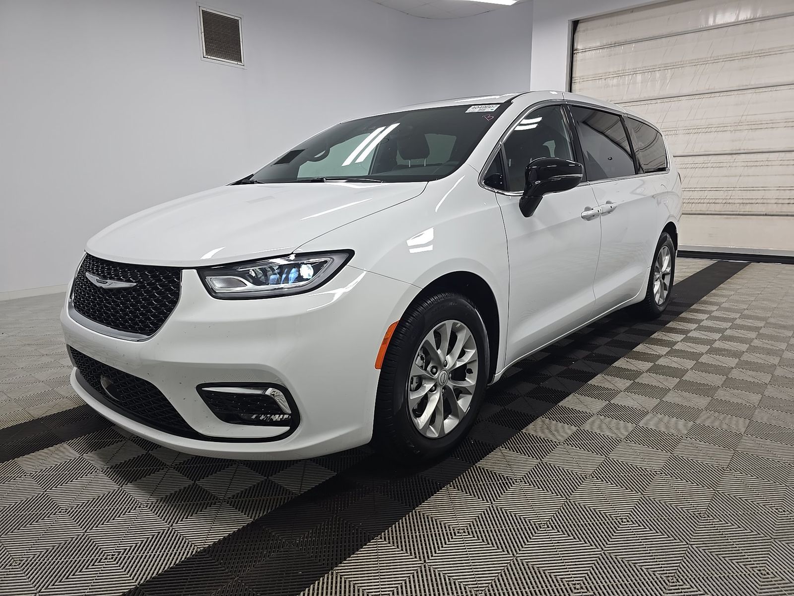 2026 Chrysler Pacifica's photo