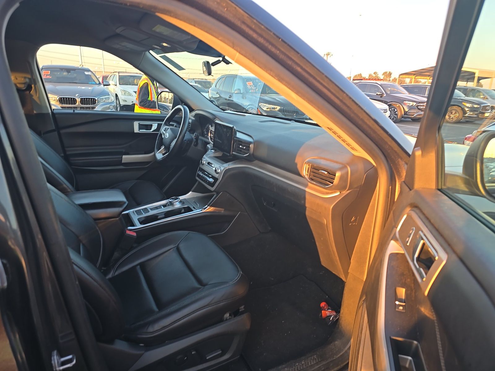 FORD EXPLORER - 9