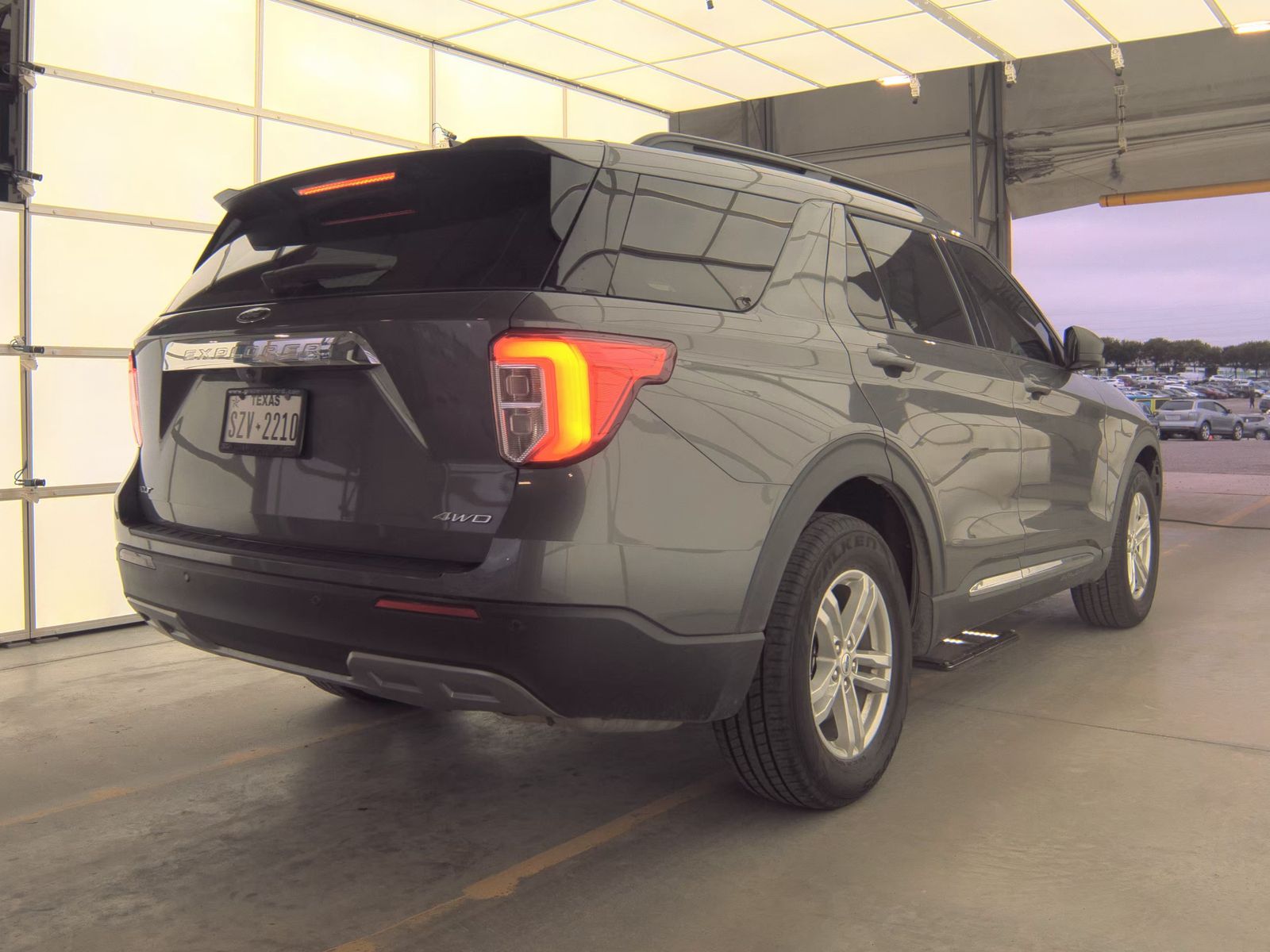 FORD EXPLORER - 6