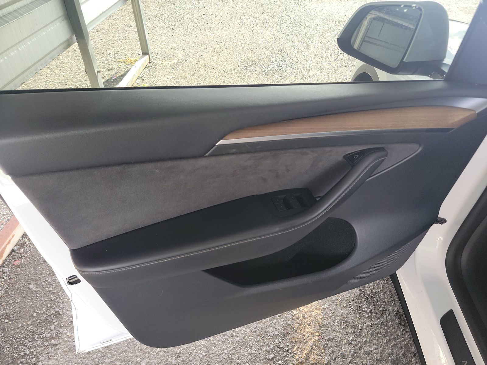 TESLA MODEL Y - 10
