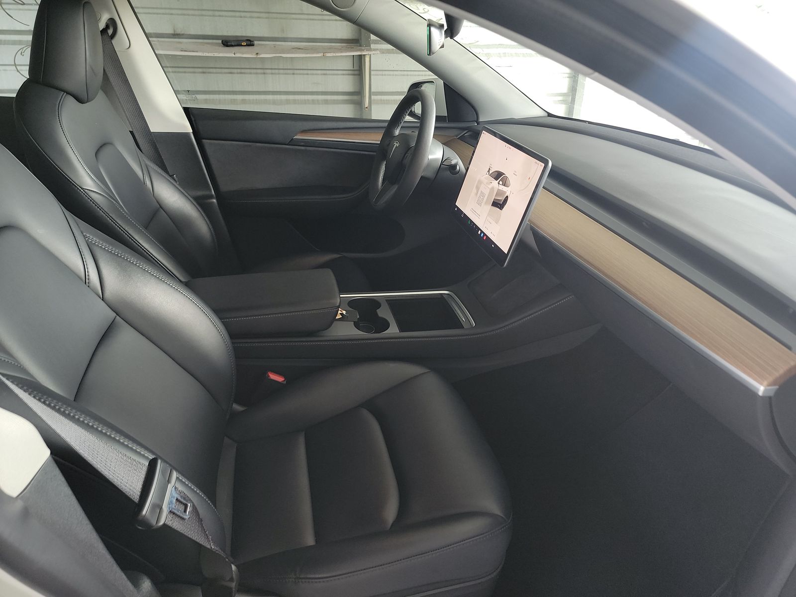 TESLA MODEL Y - 9