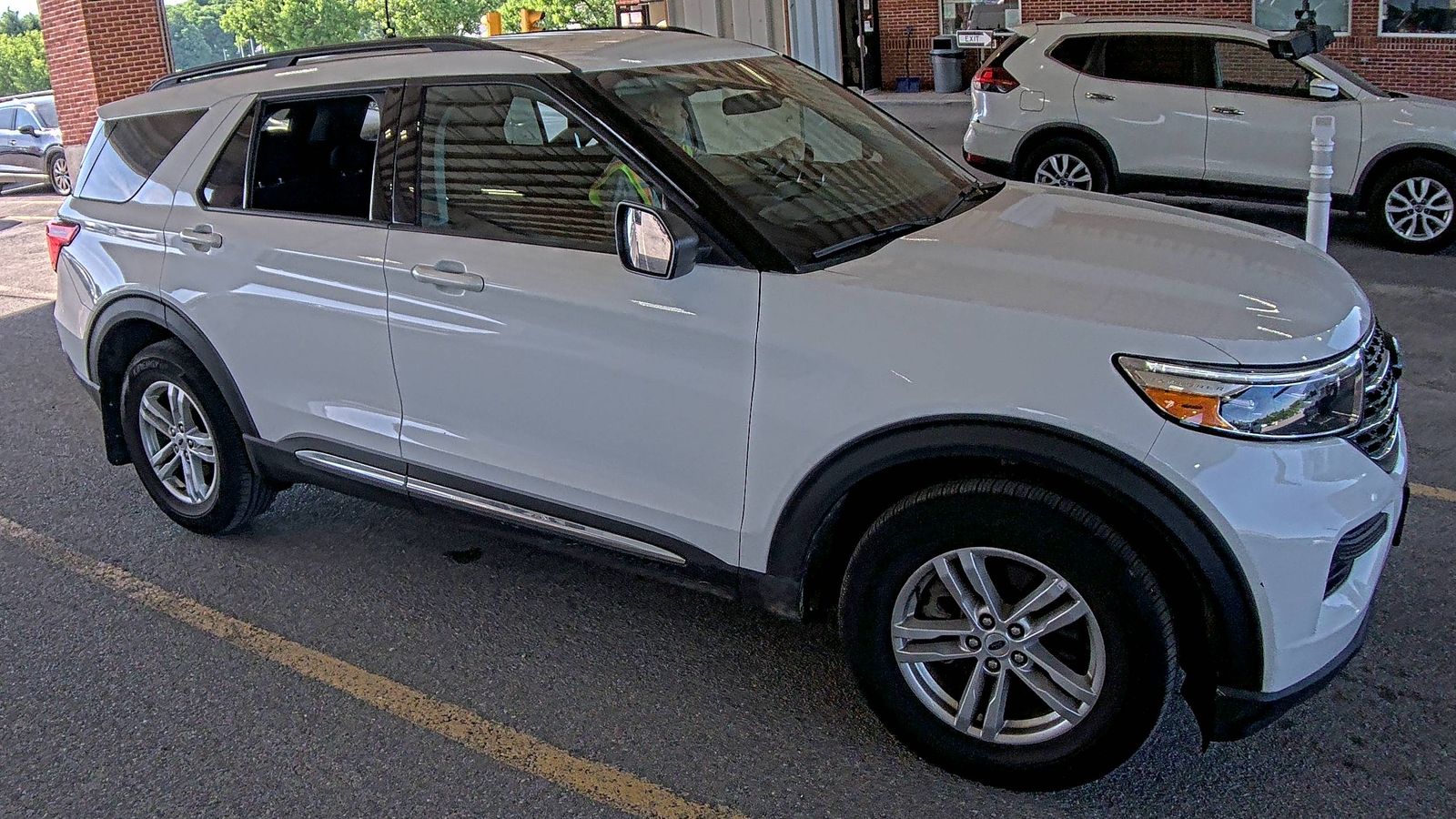 FORD EXPLORER - 4