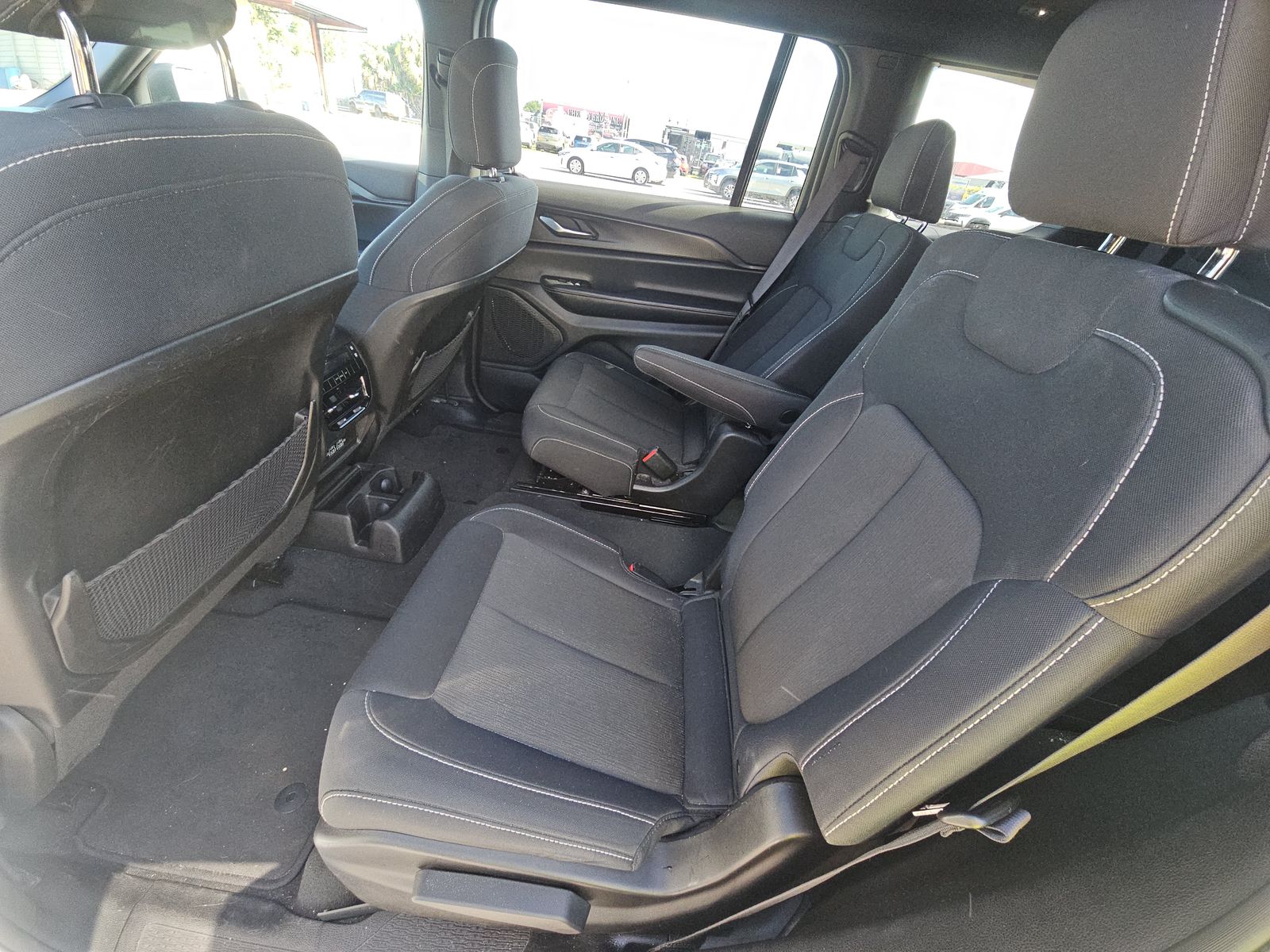 2024 Jeep Grand Cherokee L Laredo RWD