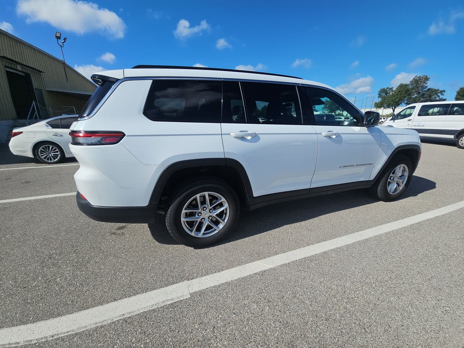 2024 Jeep Grand Cherokee L Laredo RWD