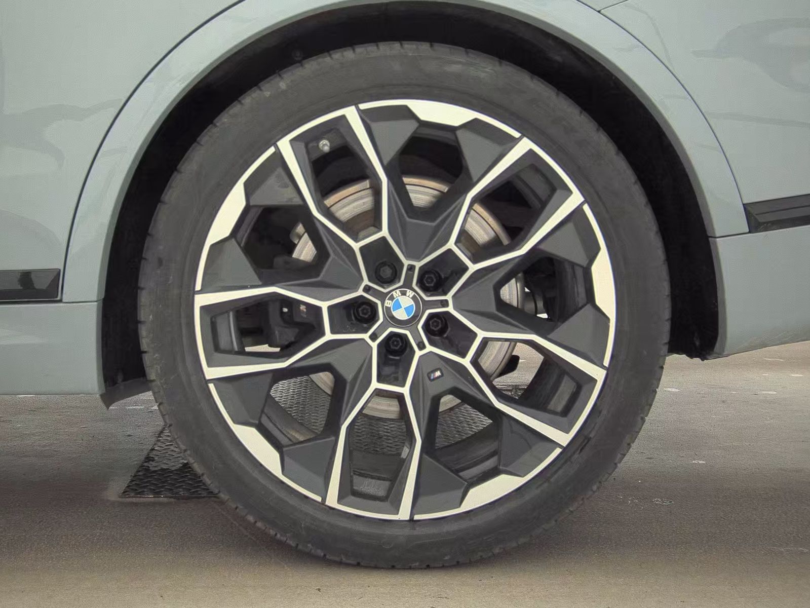 2023 BMW X7 xDrive40i AWD