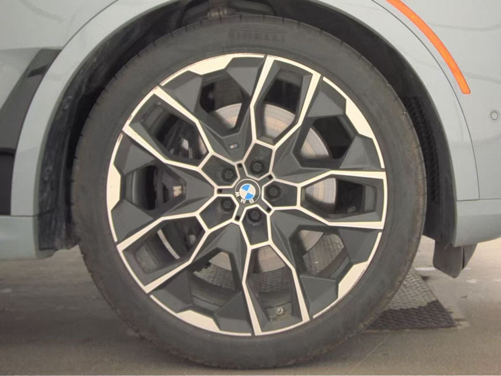 2023 BMW X7 xDrive40i AWD