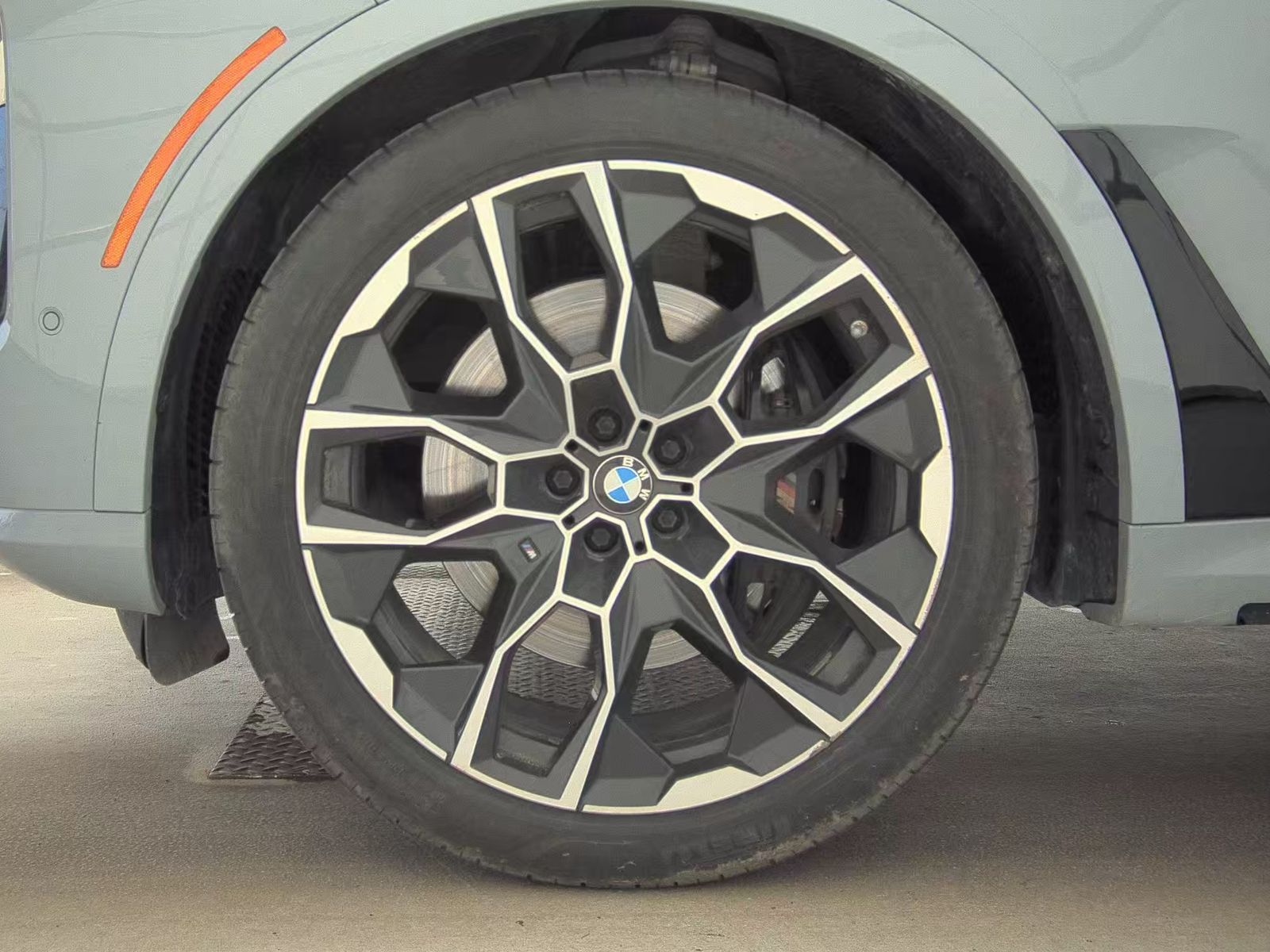 2023 BMW X7 xDrive40i AWD
